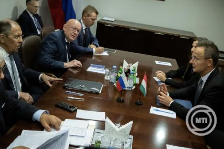 Szijjártó Péter az ukrajnai háborúról és a kétoldalú együttműködésről egyeztetett Szergej Lavrovval