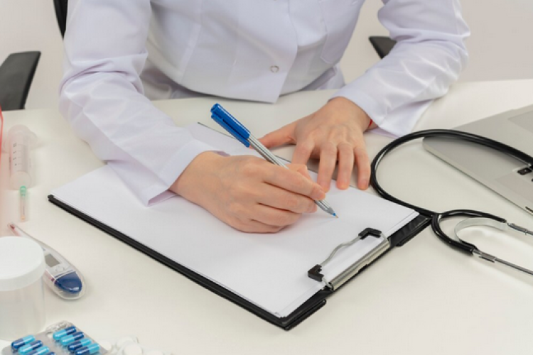 Letartóztatták a dombóvári orvost késsel fenyegető férfit