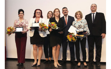 Átadták a „Dombóvár Jószolgálatáért-díj” elismeréseket