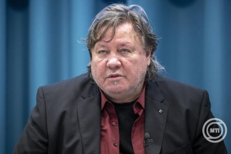 Szarka Tamás 24 állomásos turnéra indul Otthon vagyunk címmel