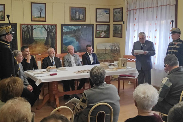 Könyvbemutató Göllében