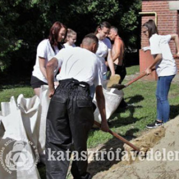 Újraminősítő gyakorlaton a Dombóvári, Kapos és Koppány mentőcsoportok