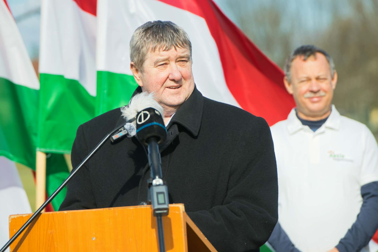 Balesetet szenvedett Tállai András államtitkár