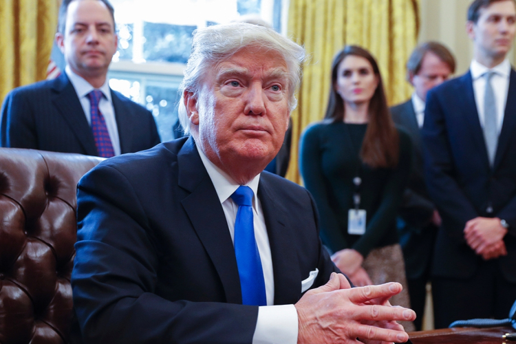 Donald Trump aláírta a rekord összegű védelmi költségvetési törvényt