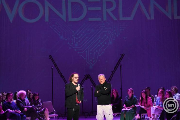 Július végén lesz az ősbemutatója a Wonderland című musicalnek Budapesten